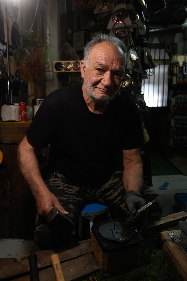 a worksmith at work in Lympia