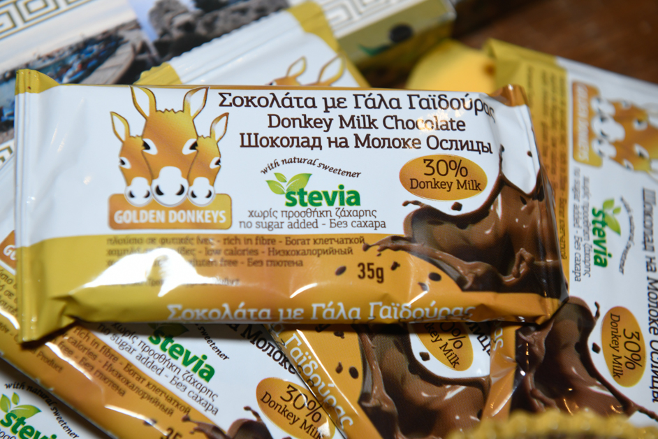 chocolate bar made with stevia and donkey milk 