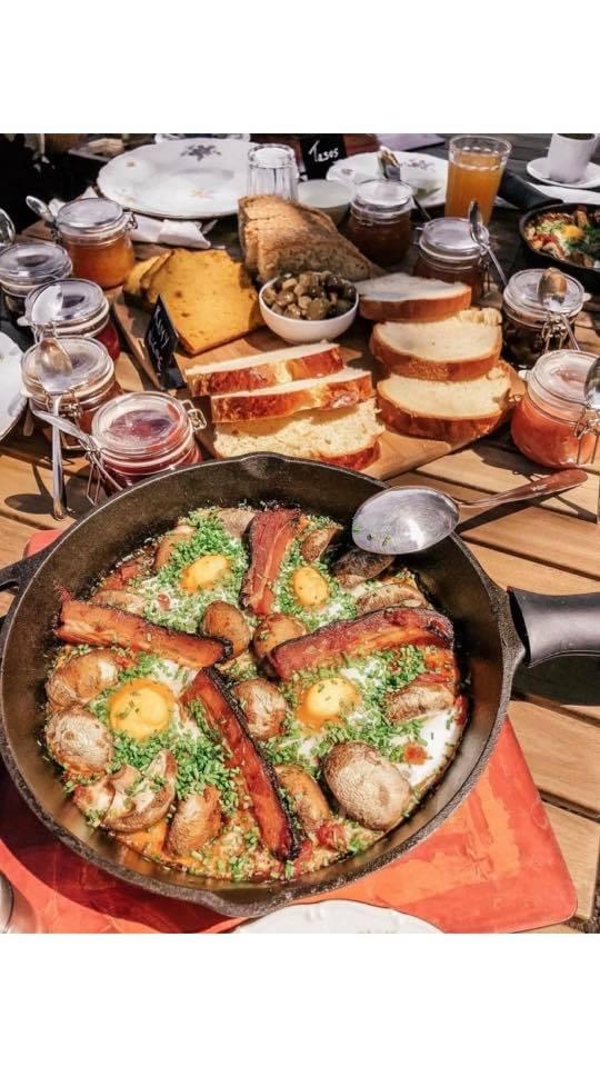 Cyprus Brunch at kikas gardens 